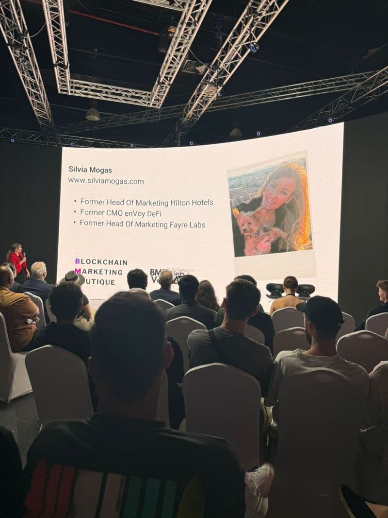 Silvia Mogas introduced on the main screen before her keynote in Dubai